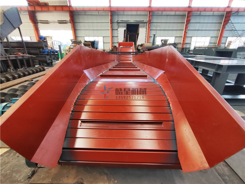 <a href='http://www.mingsilang.cn/psxl/1278.html' target='_blank'><span>斷橋鋁破碎</span></a>機配件鏈板輸送帶生產現場實拍